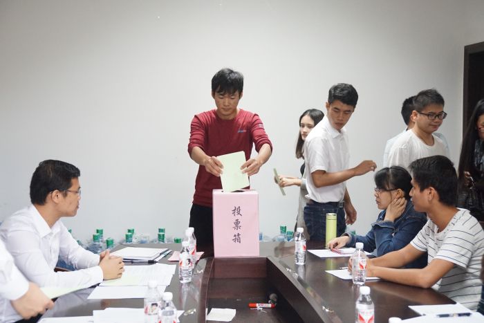 无记名投票选举现场.jpg
