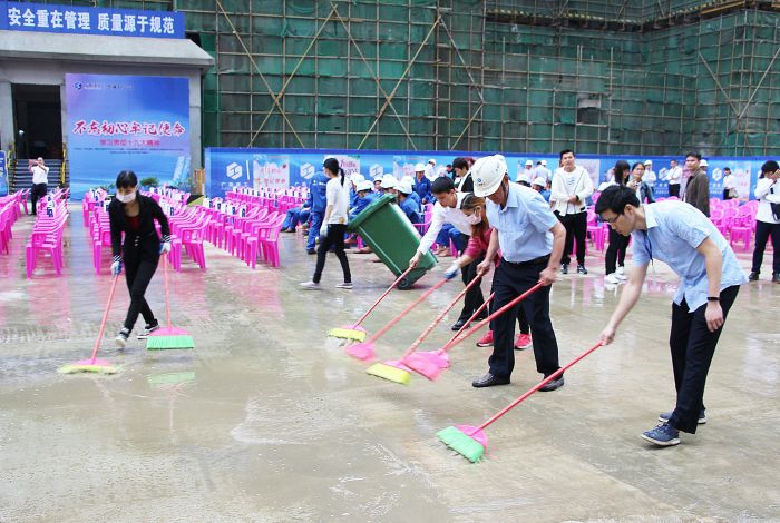 住建系统工会活动当天项目党员带头行动保障会议顺利开展1.jpg