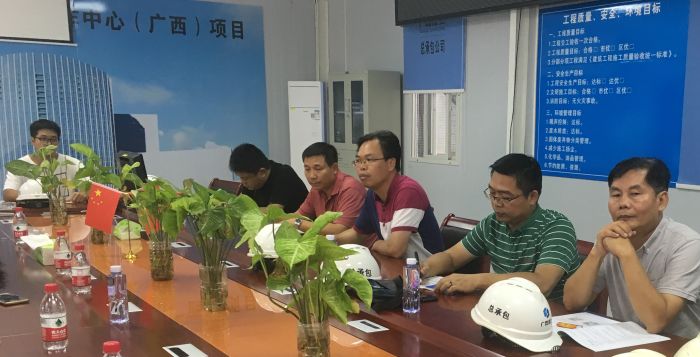 陈祖训在总结会上讲话。卢文清摄.jpg