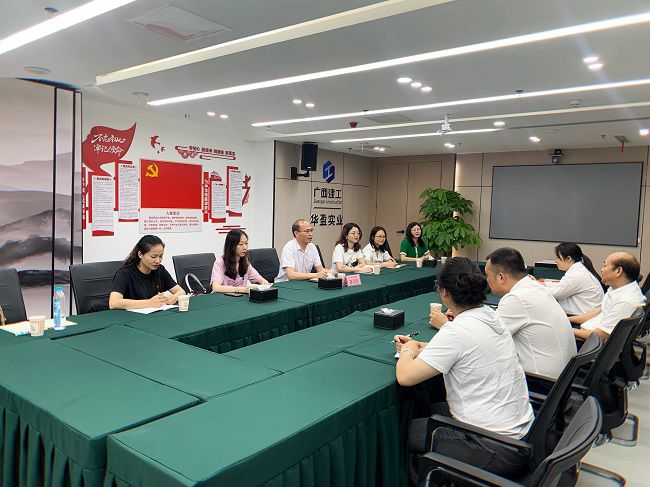 华盈公司座谈现场（修图）.jpg