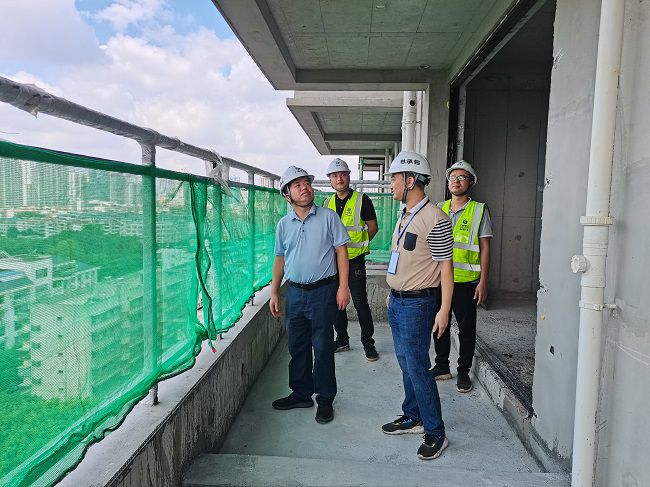 岑廷义深入项目现场检查工作进度。谢秋云 摄（修图）.jpg