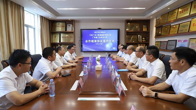 座谈会现场（修图）.jpg