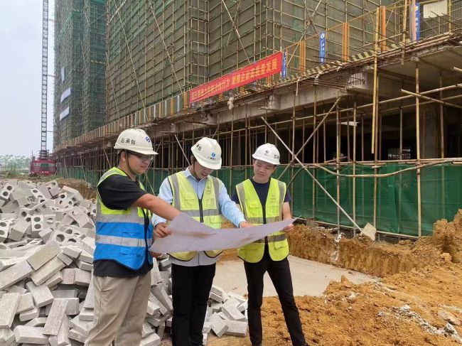 现场施工指导。马小云 摄（修图）.jpg